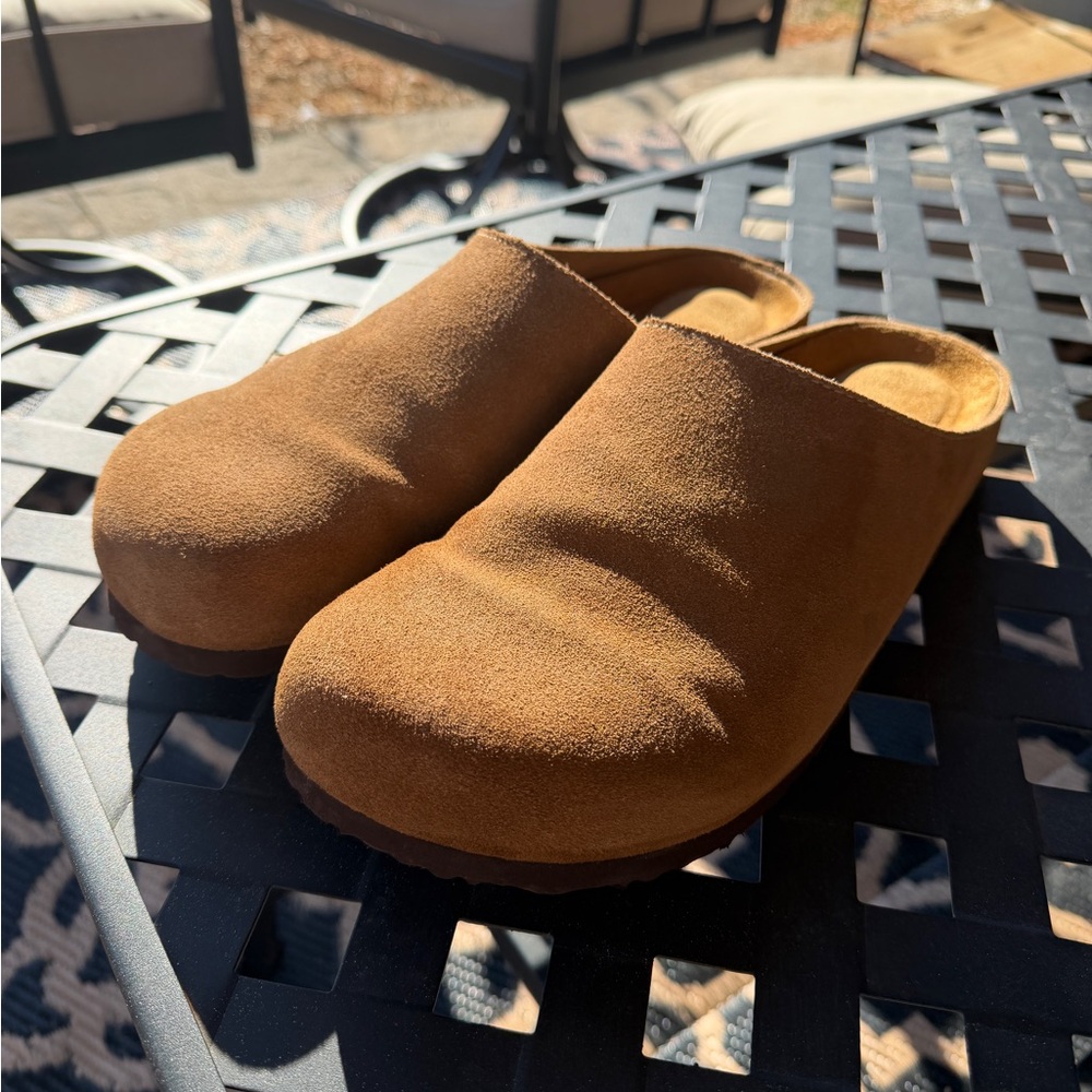 Cushionaire Brown Suede Clogs
